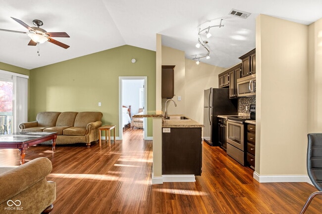 Photo - 4530 Village Ct Unit 5