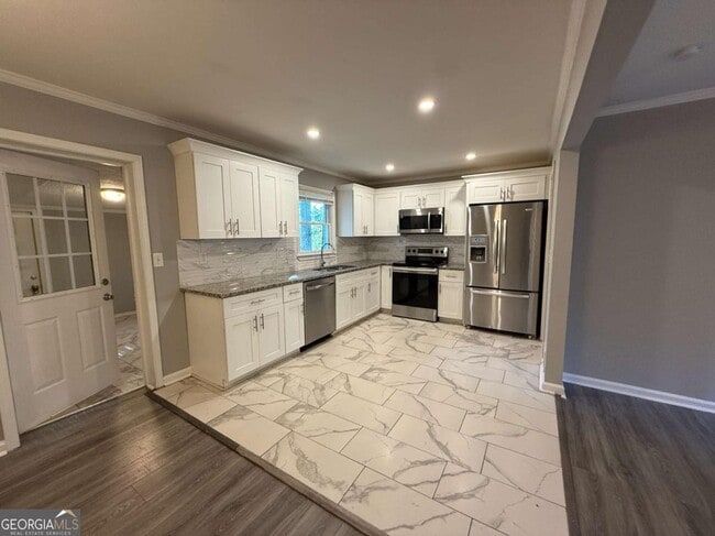 Photo - 1576 Carolyn Dr SW