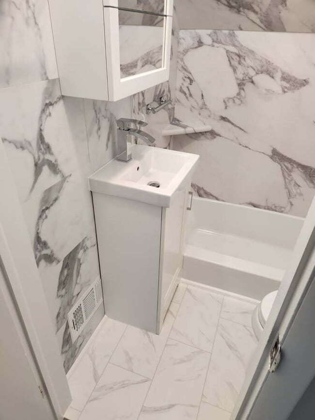 Photo - 114 W Main Ave