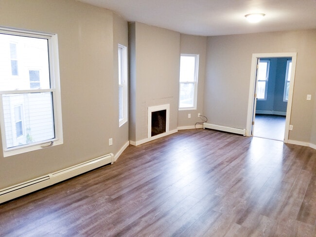 Photo - 366 Sigourney Street Unit 3