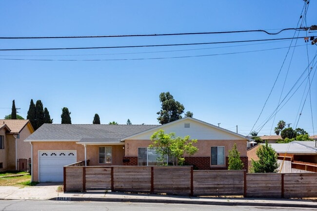 Building Photo - Charming San Diego Home with Large Backyard!