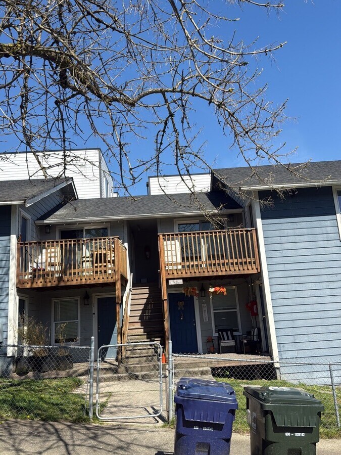 Photo - 1626 S G St Unit 4