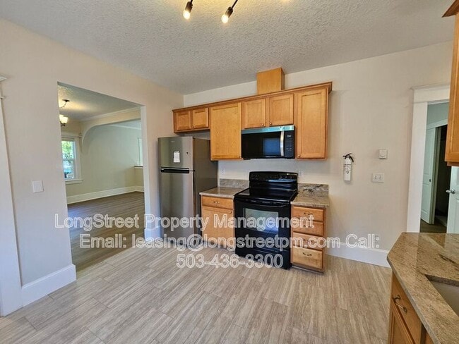 Building Photo - 1749 SE 46th Ave
