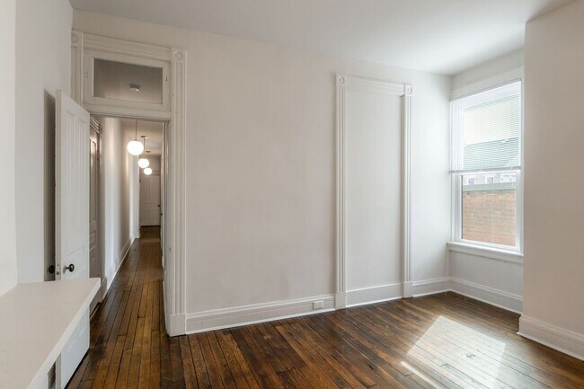 Photo - Large One Bedroom Unit 828-3B