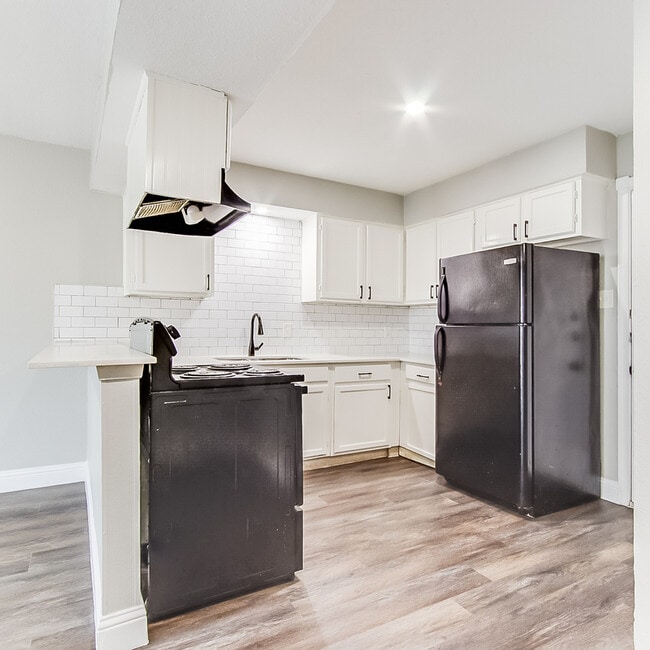 Photo - 406 Noble Ave