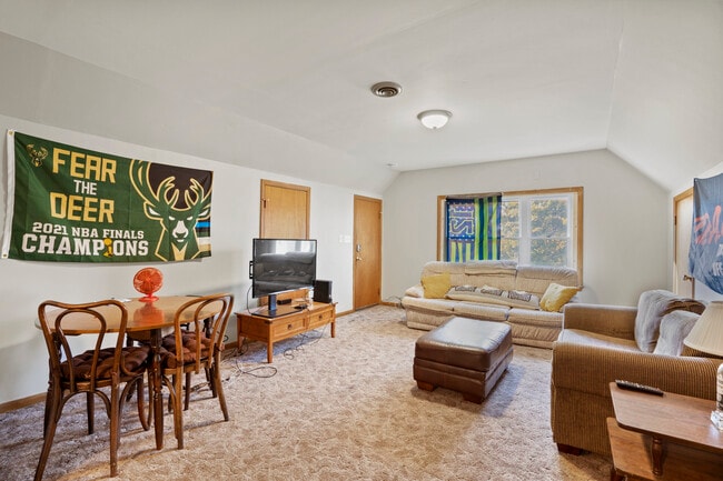 Photo - 2837 N Maryland Ave Unit 2837A