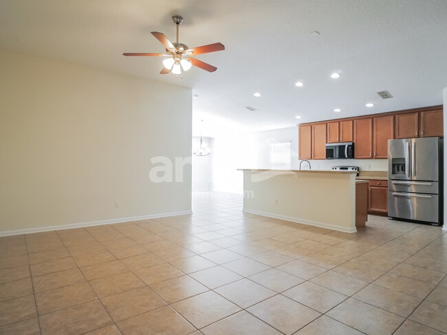 Photo - 224 E New England Dr