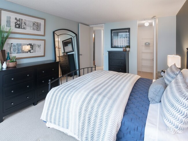 Building Photo - 333 E Wacker Dr Unit 17