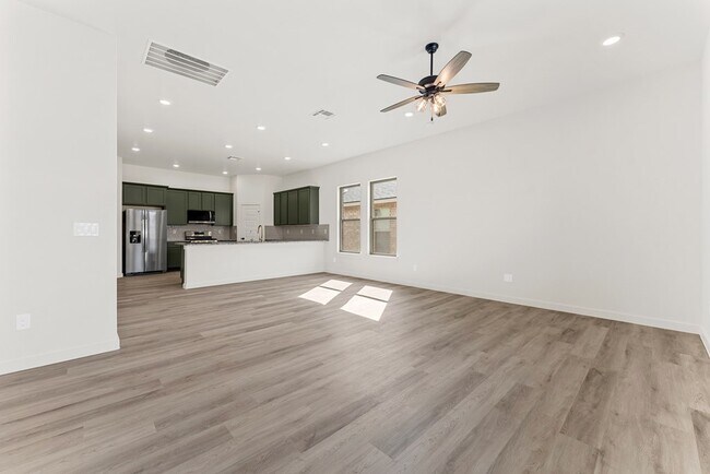 Photo - 2033 Gulf Pr Ln