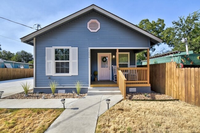Photo - 1006 Center St
