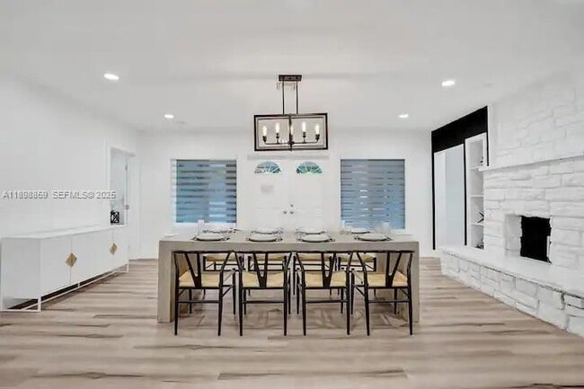 Building Photo - 2100 SW 28th Way