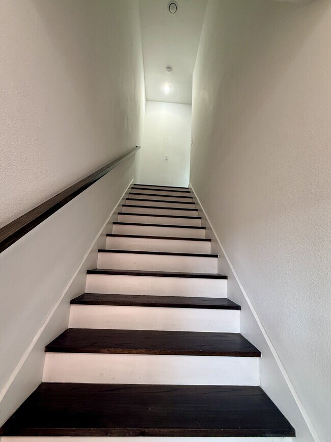 Photo - 4211 Delano Pl Unidad 5B