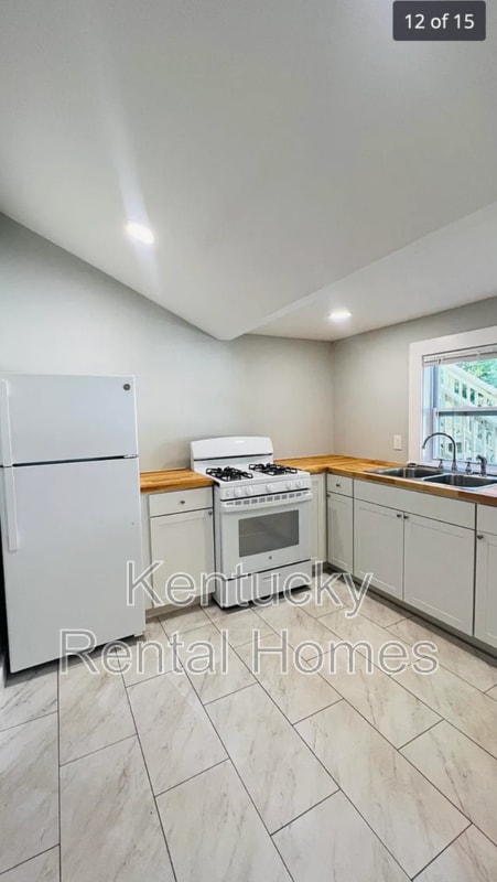 Photo - 445 Davidson Ct