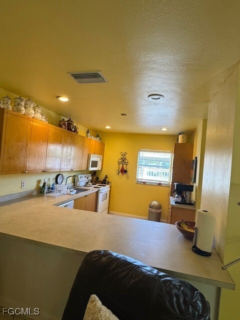 Building Photo - 4293 Island Cir Unit 4