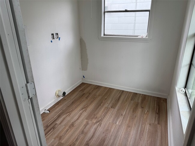 Photo - 411 N Baron St