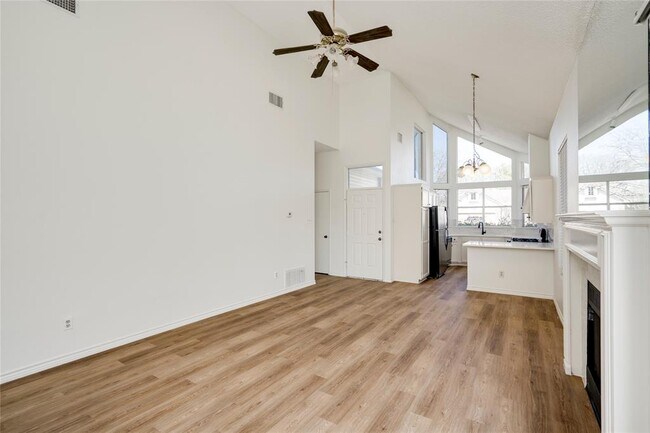 Photo - 2007 Castle View Dr