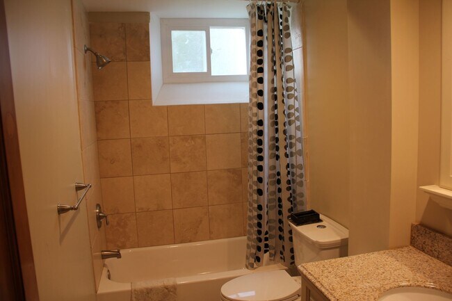 Photo - 1395 N Harlan St Unidad B