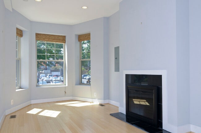 Photo - 1211 Harvard St NW Unit 1