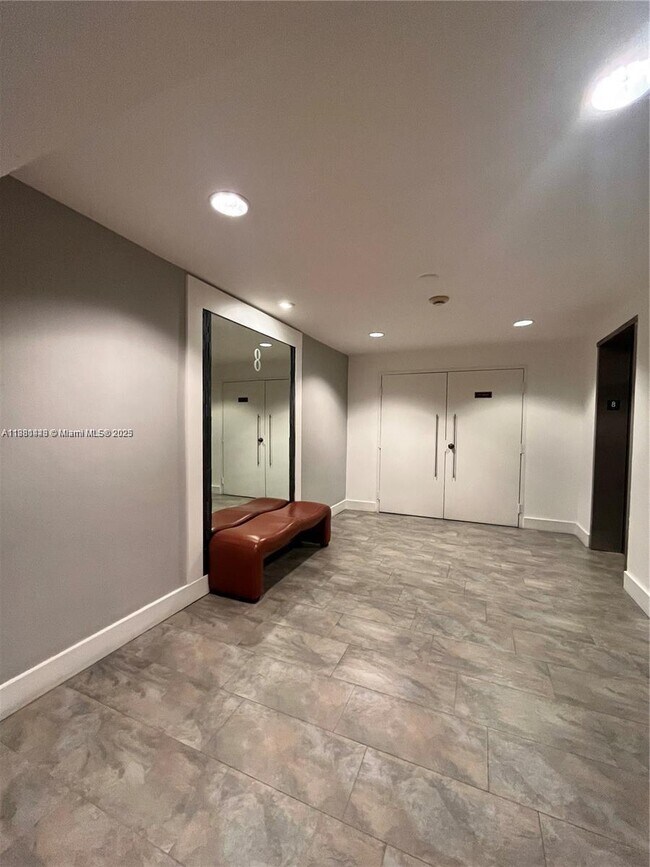 Photo - 800 West Ave Unidad 832