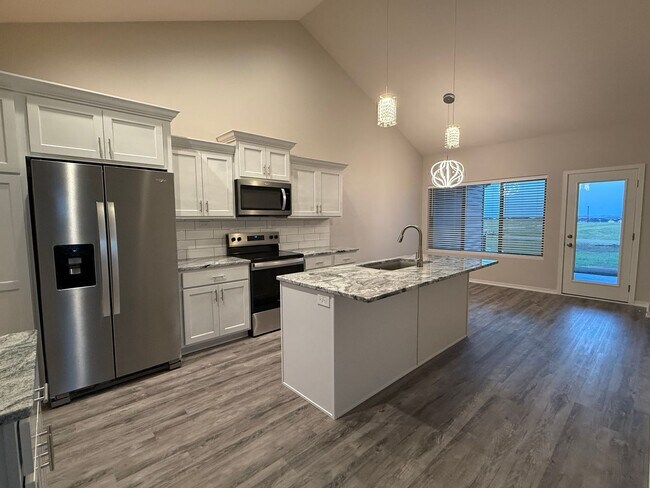 Photo - New Construction 3 bedroom/3 bath townhome in South Lincoln