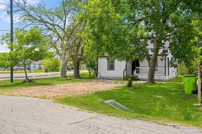 Photo - 1501 Maiden Ln