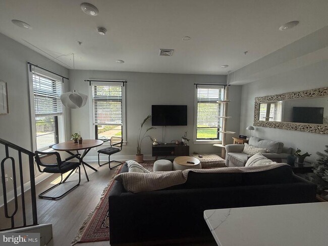 Photo - 7523 Ridge Ave