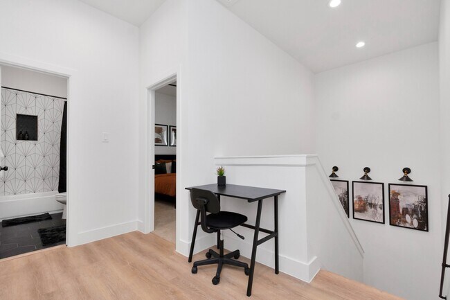 Photo - 5308 Denmark St
