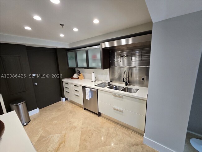Photo - 11113 Biscayne Blvd Unit 854