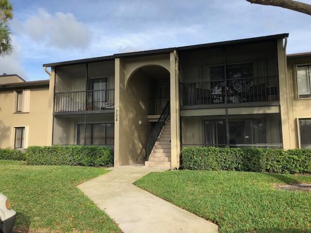 Building Photo - 724 Sunny Pine Way Unit E1 Rental