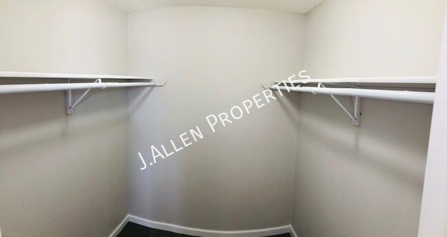 Photo - 1805 Parker Cir Unit G