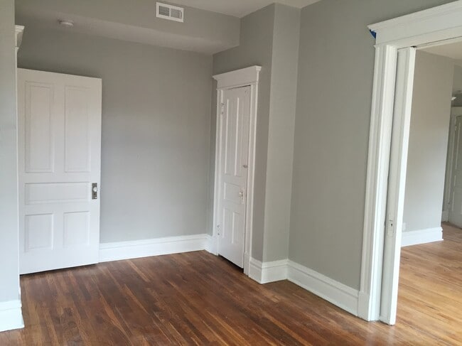 Photo - 3612-14 Hartford Unit 3614 Hartford
