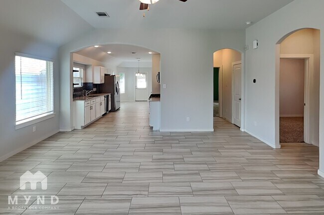 Photo - 6910 Spring Vale Dr