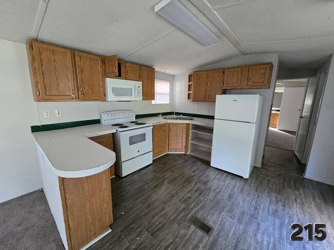 Photo - 215 Julia St