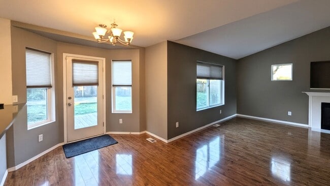 Photo - 3bd/2.5ba Everett Home