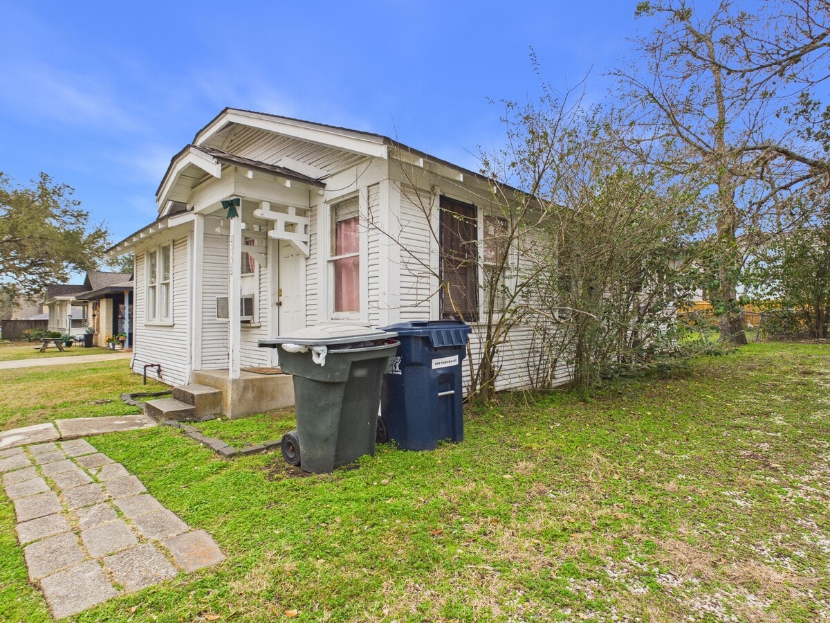 Photo - 408 Fairview Ave