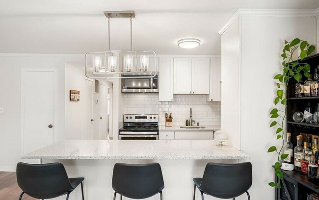 Photo - 120 W Barre St