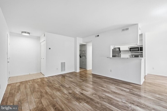 Photo - 1703 Ascot Way Unit D
