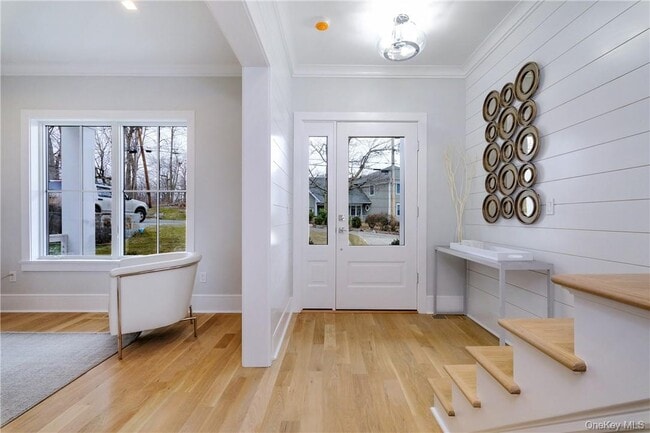 Photo - 184 Soundview Ave