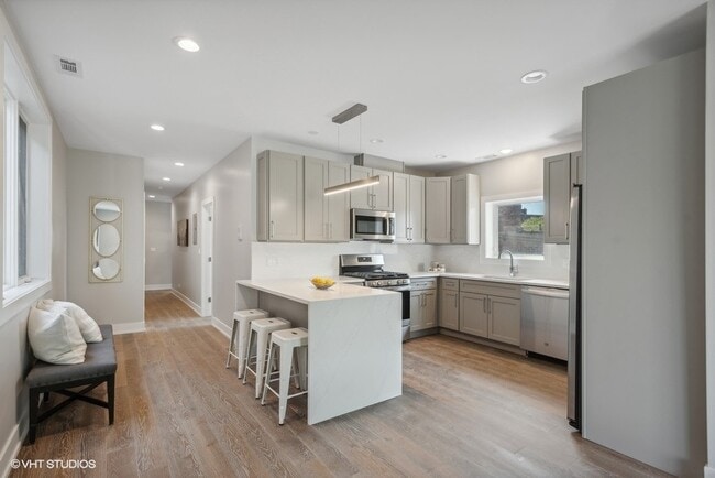 Photo - 4824 S Champlain Ave Unit 2