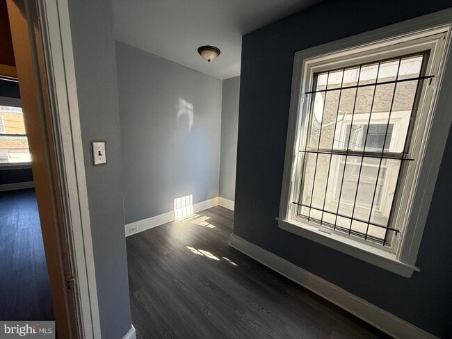 Photo - 5052 Wayne Ave