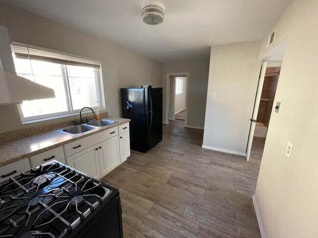 Photo - 2413 San Diego Ave