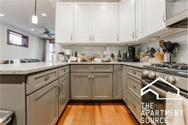 Photo - 1019 W Oakdale Ave Unidad 1R