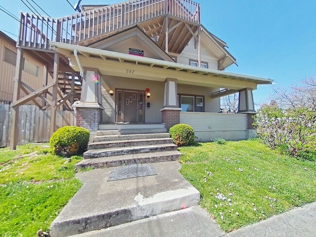 Room ~ Close to Campus - Room ~ Close to Campus Apartment Unit 242 NW 15th #22
