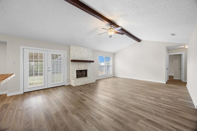 Photo - 402 Hillside Dr