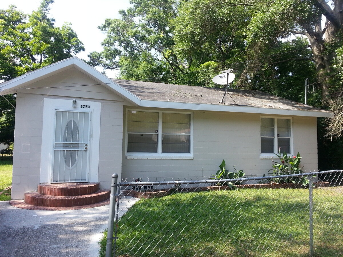 Photo - 1773 W 4th St House