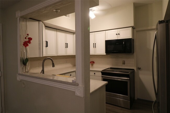 Photo - 10811 Richmond Ave. Unit 11