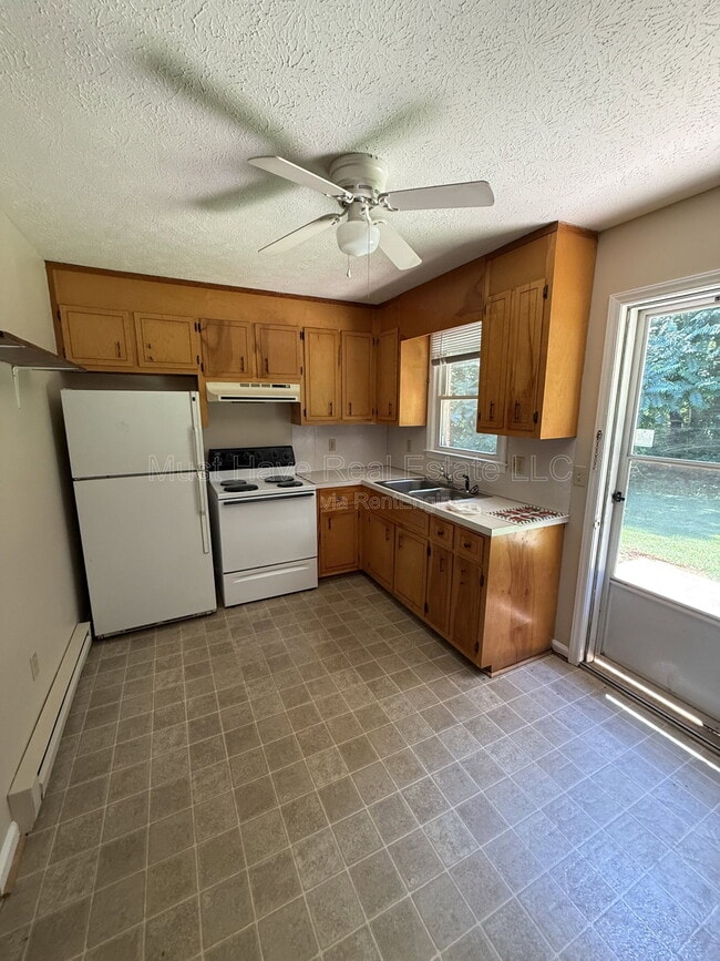 Photo - 3715 Panda Ln