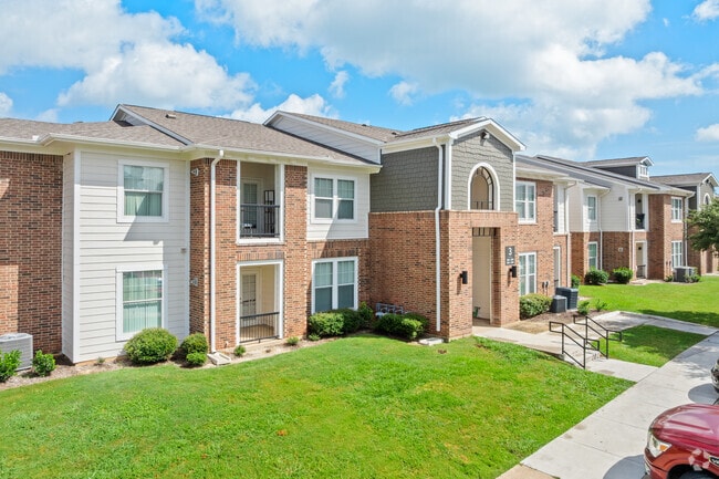 Fotografía del edificio - Sandy Creek Apartments