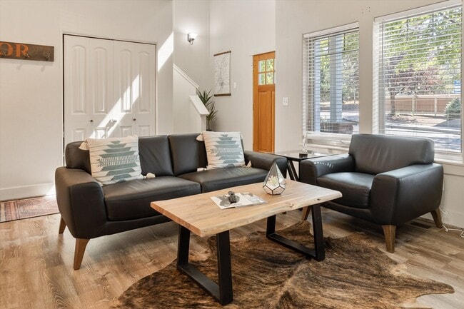 Photo - Charming, Furnished 3 bedroom Home w/ Garage