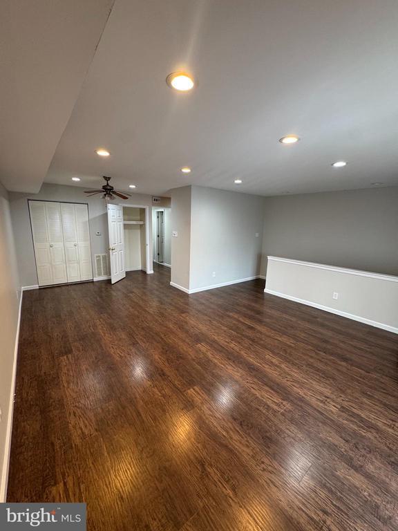 Photo - 9841 Northeast Ave